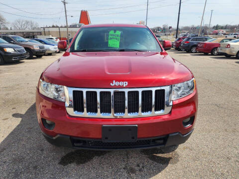 2011 Jeep Grand Cherokee for sale at SPECIALTY CARS INC in Faribault MN