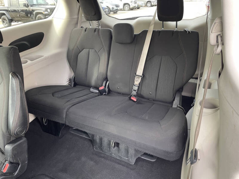 2017 Chrysler Pacifica LX