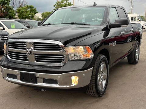 2016 RAM 1500 SLT