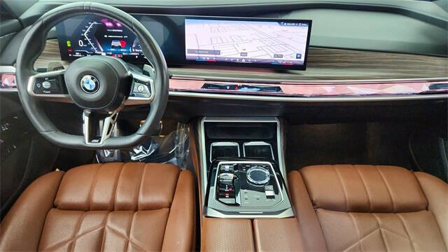 2023 BMW 7 Series 740i