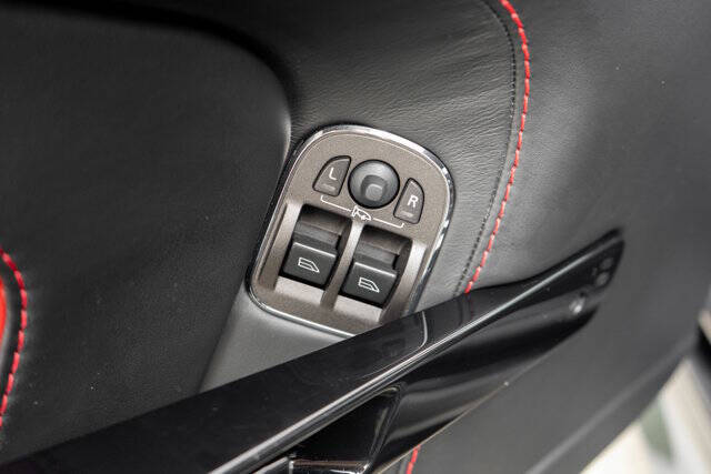 2015 Aston Martin V12 Vantage S 30