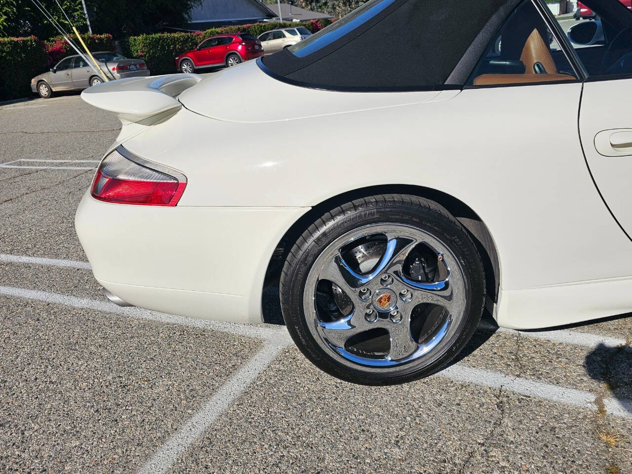 2001 Porsche 911 14