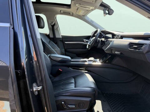 2019 Audi e-tron quattro Prestige