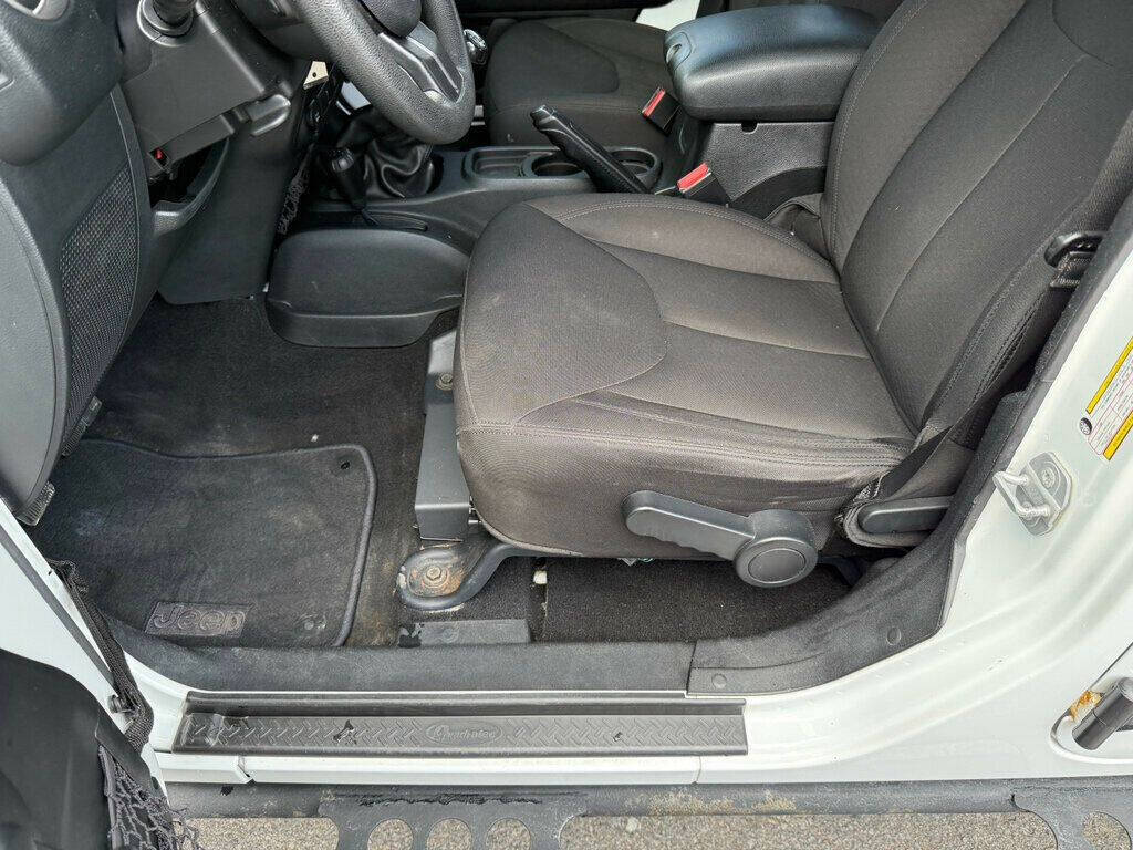 2015 Jeep Wrangler Unlimited 25