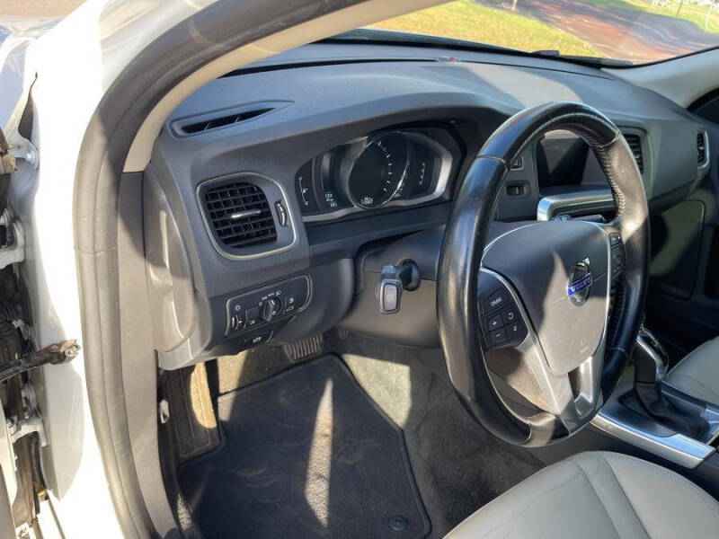 2015 Volvo V60 Cross Country T5