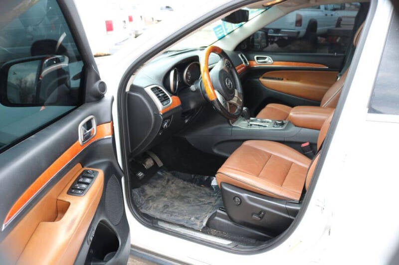 Image 9 of 2013 Jeep Grand Cherokee Overland