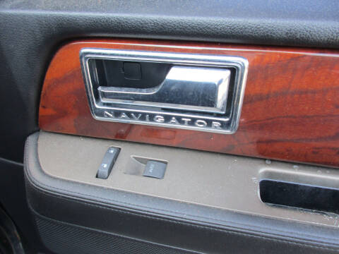 2011 Lincoln Navigator L