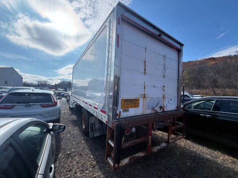 2018 Freightliner M2 106