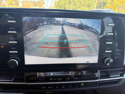 2022 Toyota Sienna LE 8-Passenger