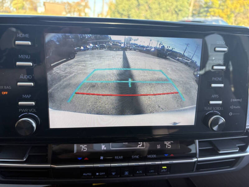 2022 Toyota Sienna LE 8-Passenger