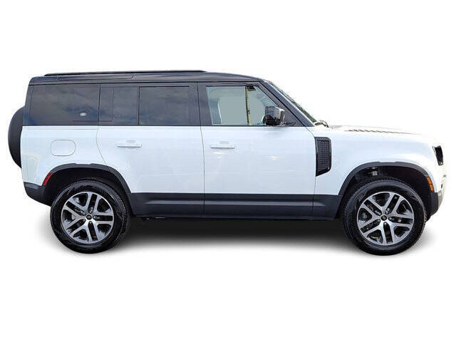 2024 Land Rover Defender 110 P300 S