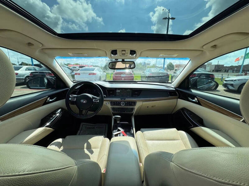 2017 Kia Cadenza Premium