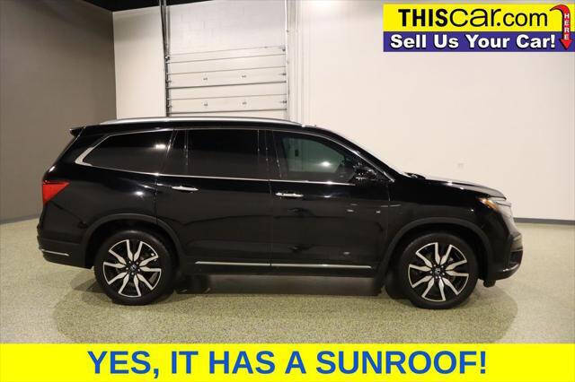 2019 Honda Pilot Touring w/Rear Captain's Chairs