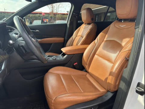 2022 Cadillac XT4 Premium Luxury