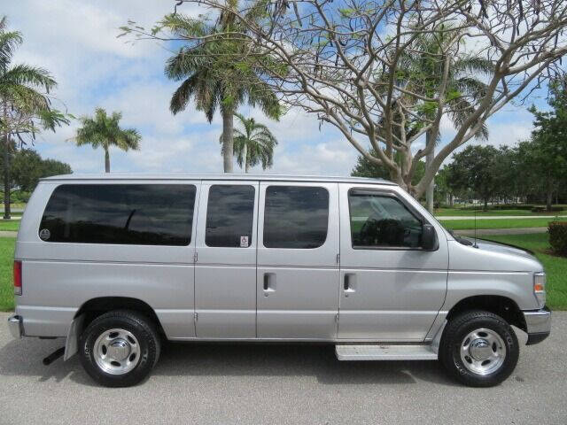 2014 Ford E-Series E-150 XLT