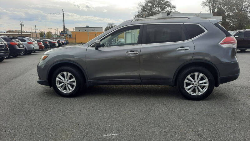 2014 Nissan Rogue SV's photo