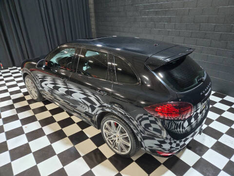 2013 Porsche Cayenne GTS