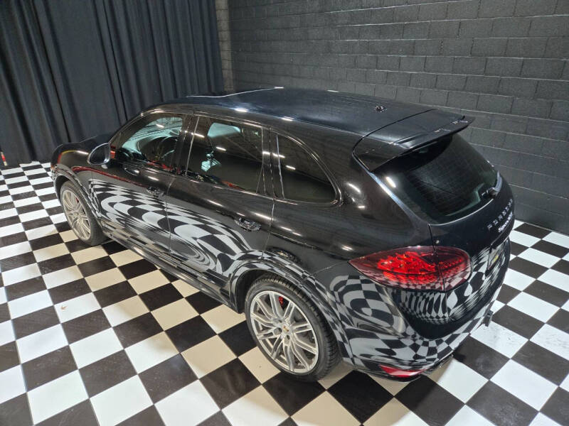 2013 Porsche Cayenne GTS