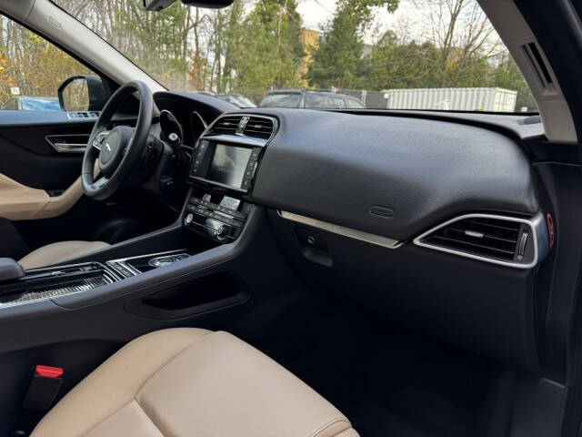 2018 Jaguar F-PACE 25t Premium