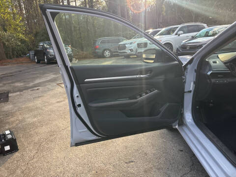 2025 Nissan Altima 2.5 SR