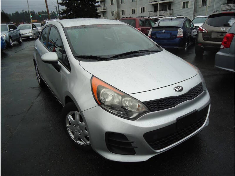2016 Kia Rio 5-Door LX