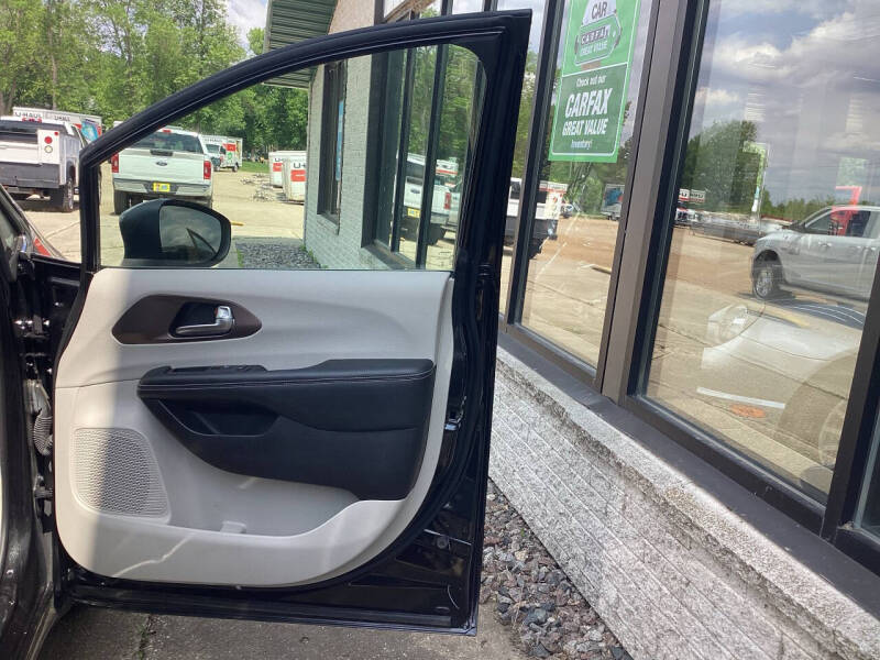 2020 Chrysler Voyager LXi