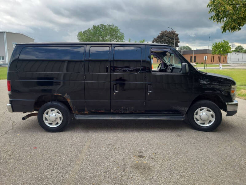 2011 Ford E-Series E-350 SD XLT