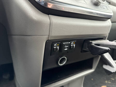 2018 Toyota Sienna XLE 7-Passenger Auto Access Seat