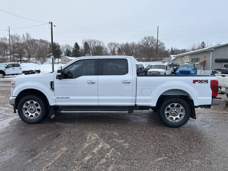 2022 Ford F-350 Super Duty Lariat's photo
