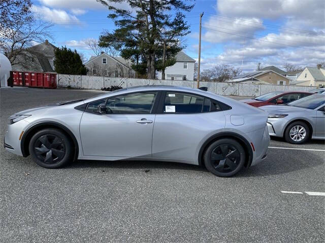 2026 Toyota Prius Plug-in Hybrid SE