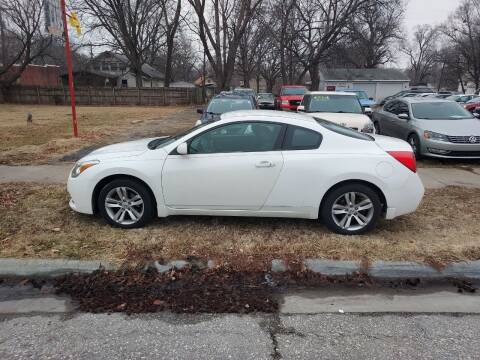2010 Nissan Altima for sale at D and D Auto Sales in Topeka KS
