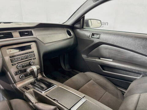 2012 Ford Mustang V6