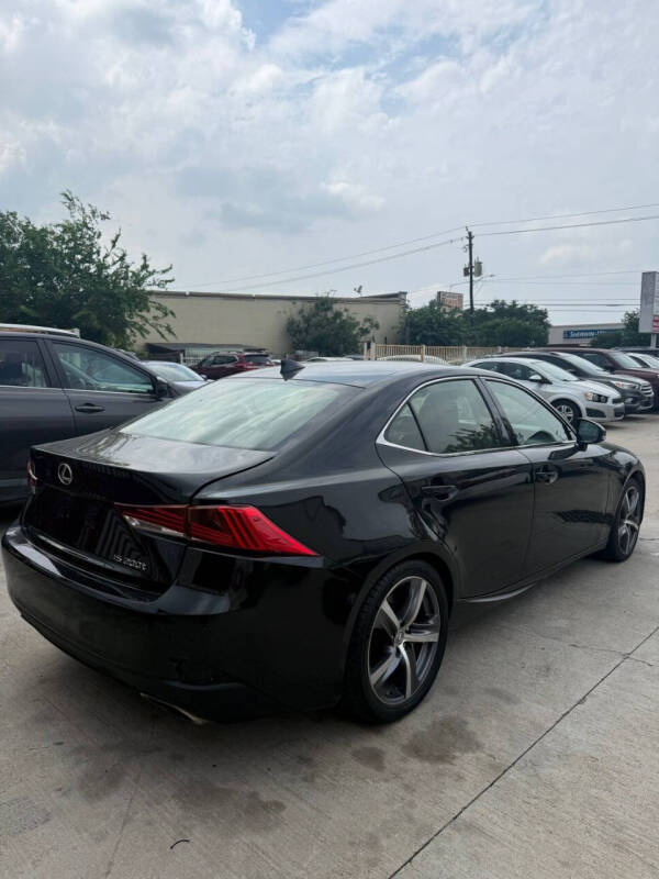 2017 Lexus IS 200t