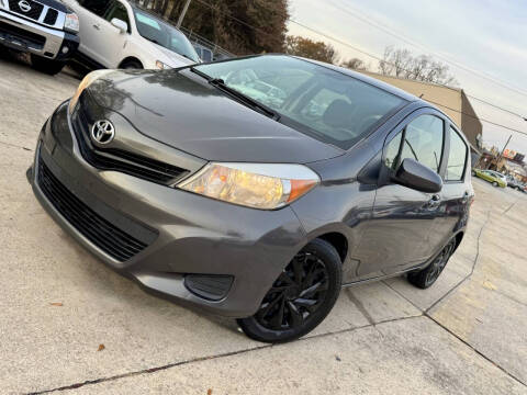 2013 Toyota Yaris 5-Door LE