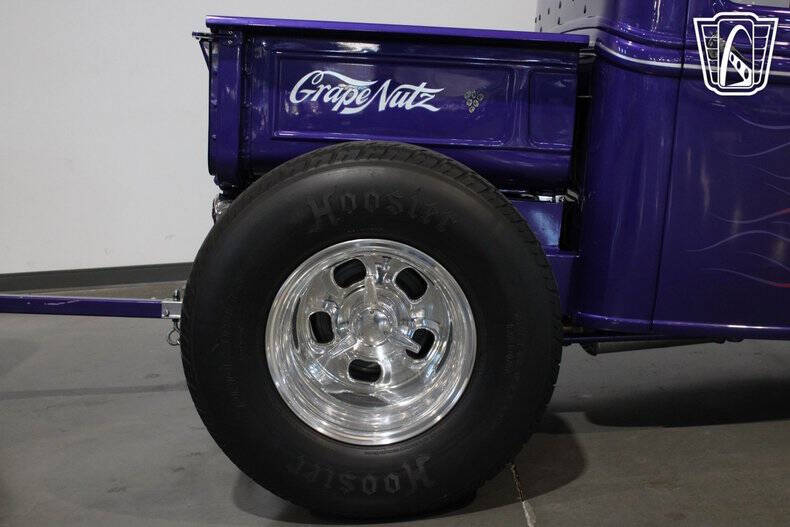 1933 Ford F-100