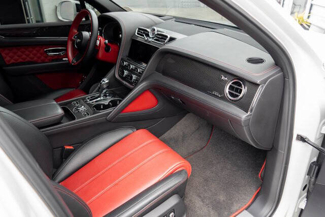 2021 Bentley Bentayga 37