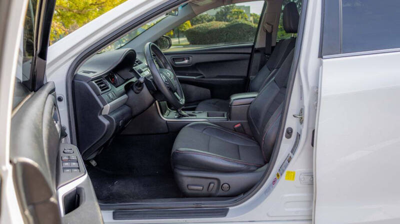 2017 Toyota Camry SE