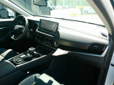 2025 Nissan Rogue SL