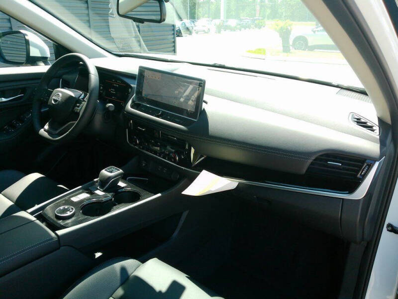 2025 Nissan Rogue SL