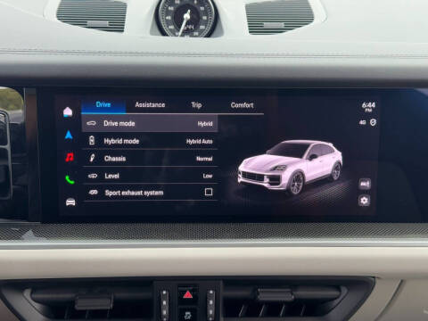 2024 Porsche Cayenne Turbo E-Hybrid Coupe