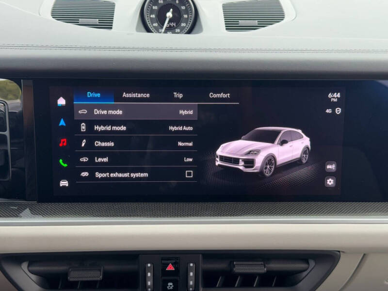 2024 Porsche Cayenne Turbo E-Hybrid Coupe