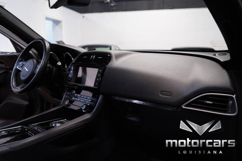 2018 Jaguar F-PACE 25t Premium