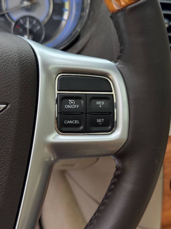 2012 Chrysler 300 C