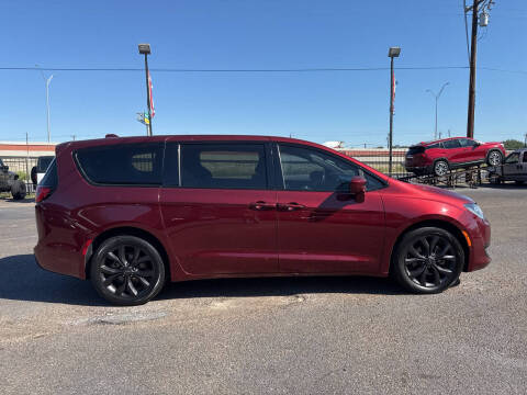 2020 Chrysler Pacifica Touring