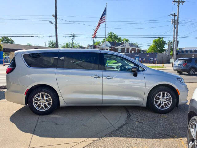 2024 Chrysler Pacifica Touring L