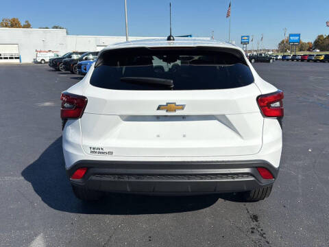 2025 Chevrolet Trax LS