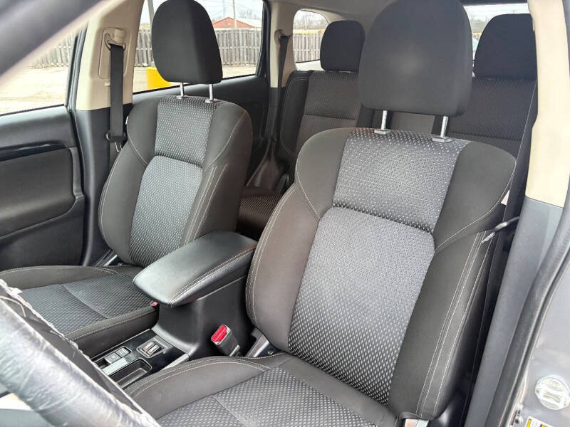 2019 Mitsubishi Outlander ES