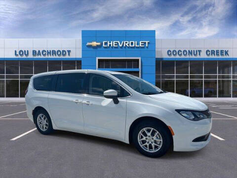 2023 Chrysler Voyager LX