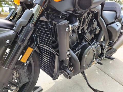 2020 Yamaha VMAX Matte Raven Black