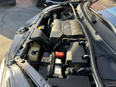 2014 Toyota Sienna SE 8-Passenger